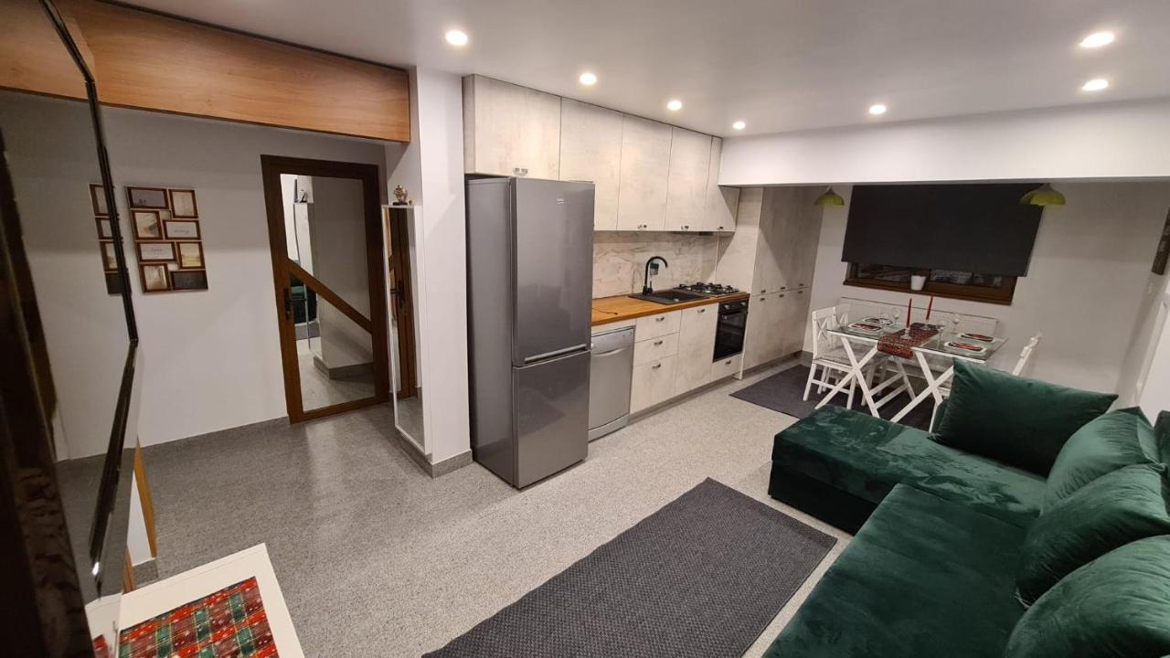 La Fluturi Apartament Suceava Exterior foto
