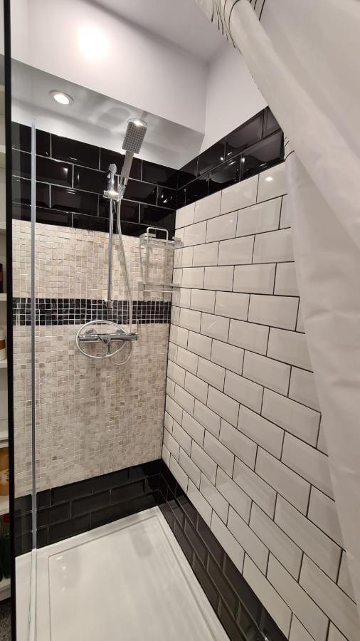 La Fluturi Apartament Suceava Exterior foto