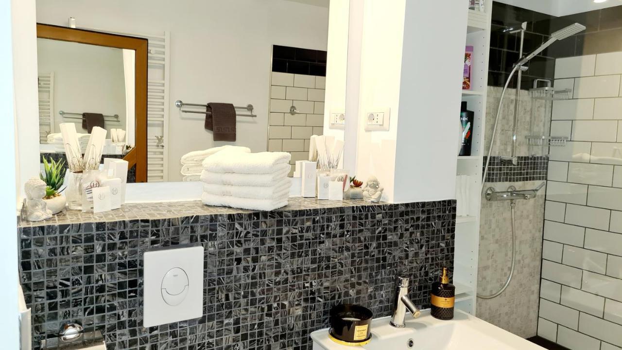 La Fluturi Apartament Suceava Exterior foto